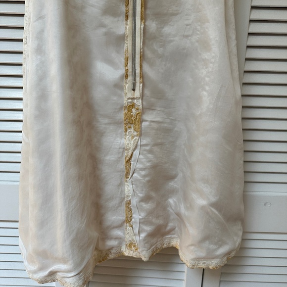 Vintage 1960s Fit & Flare Sleeveless Lace Dress Gold White Fully Lined - Picture 10 of 16